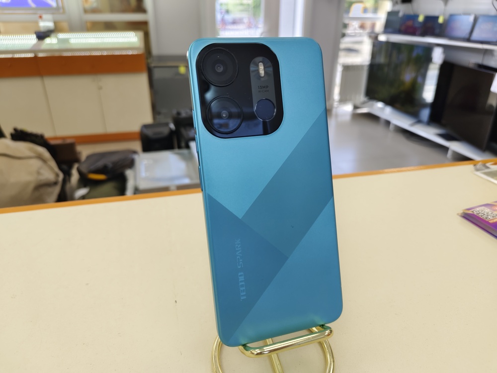 Смартфон Tecno Spark Go 2023 4/64