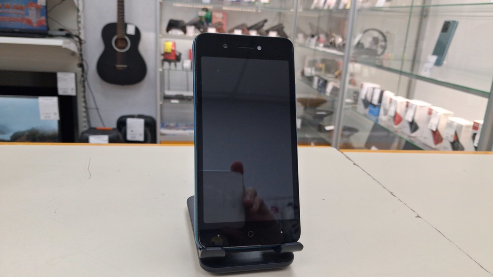 Смартфон Itel A25