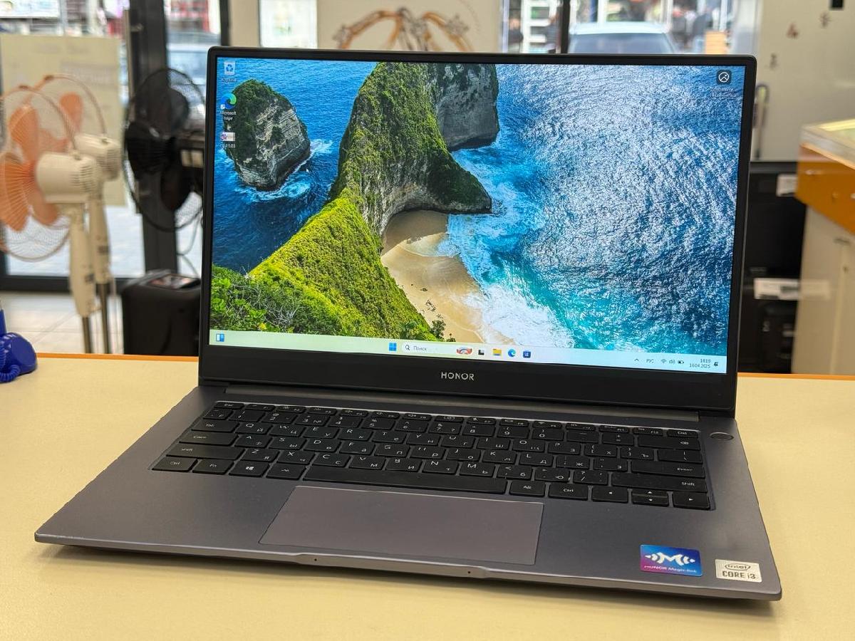 Ноутбук Honor BBRWAI9; Core i3-10110U, HD Graphics, 8 Гб, 240 Гб, Нет