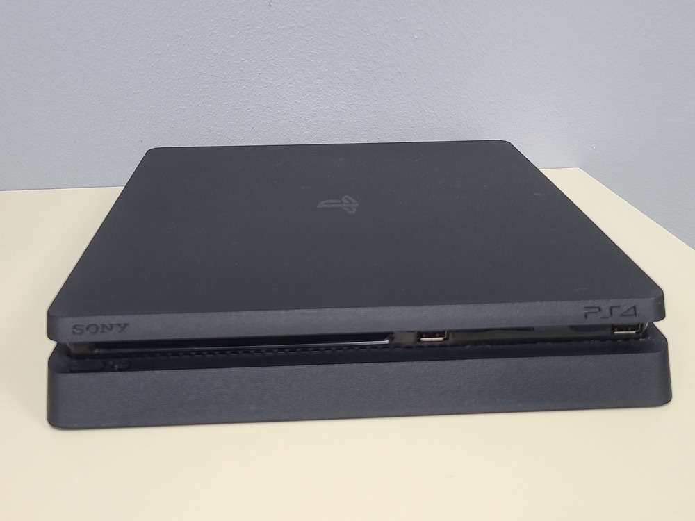 Игровая приставка PlayStation 4 1Tb