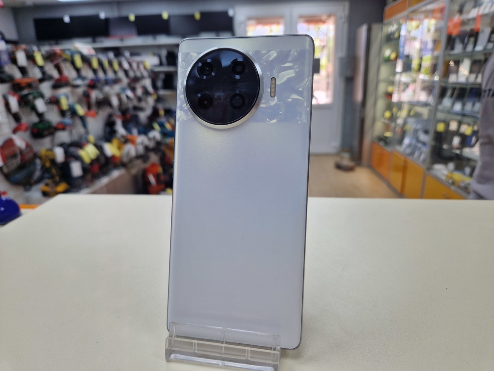 Смартфон Tecno Spark 20 Pro+ 8/256