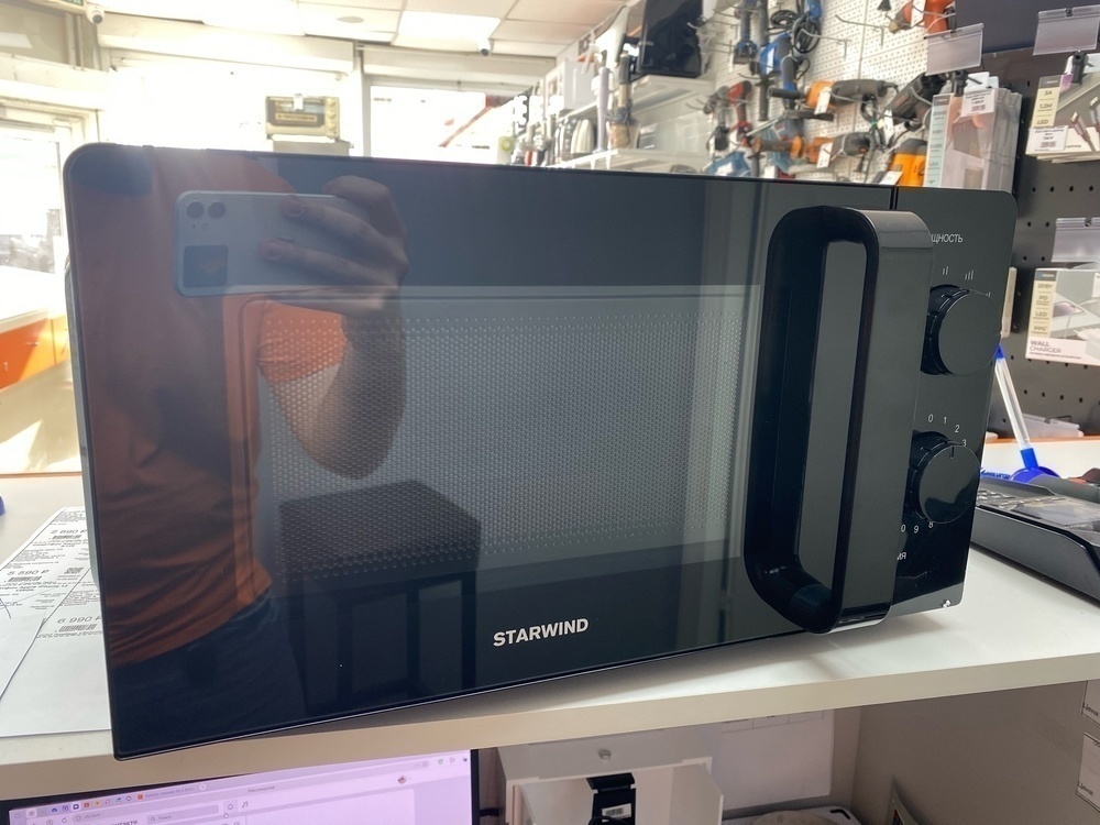 Микроволновая печь Starwind SMW4520