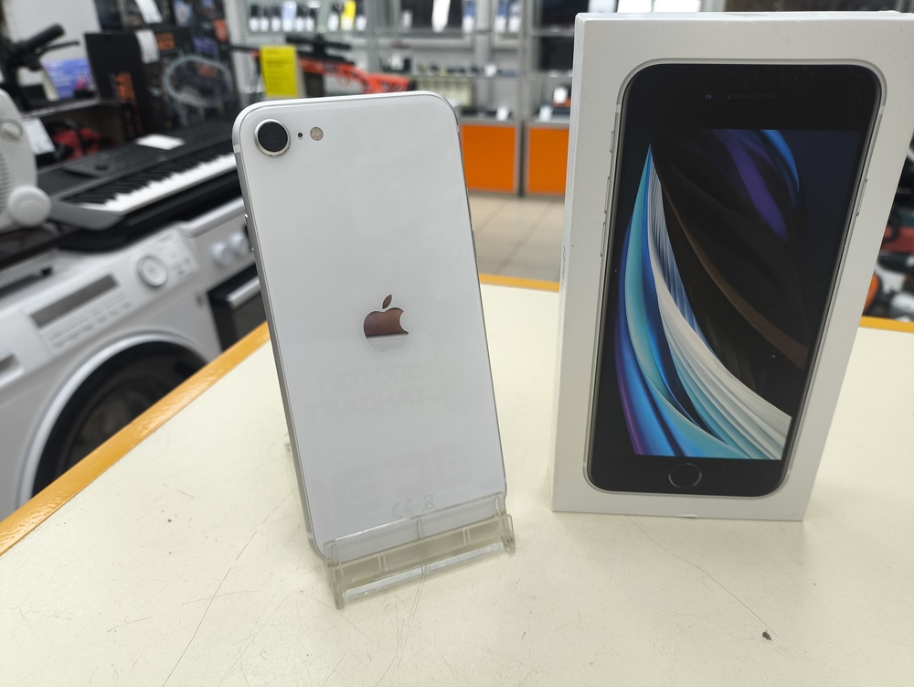 Смартфон Apple iPhone SE 2020 64Gb