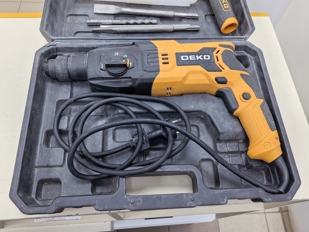 Перфоратор Deko DKH850W