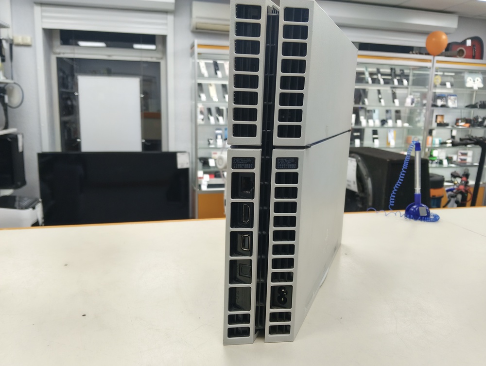 Игровая приставка PlayStation 4 FAT 500GB