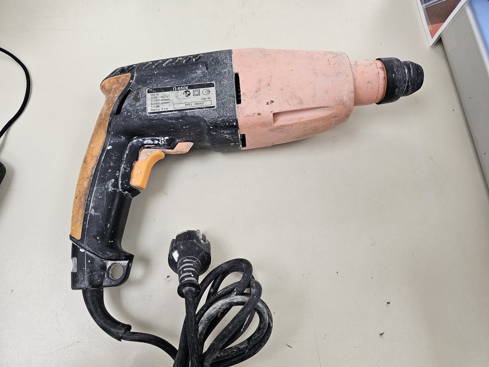 Перфоратор Вихрь П-650К