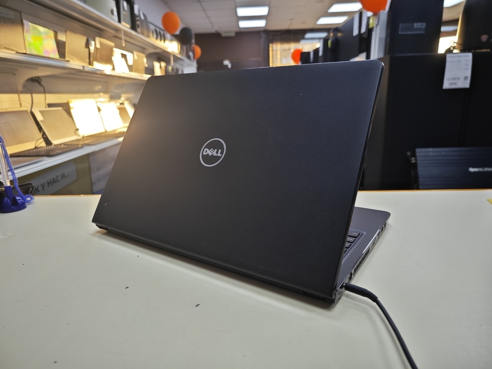 Ноутбук DELL; Core i3-6006U, Intel HD Graphics 520, 8 Гб, 500 Гб, Нет