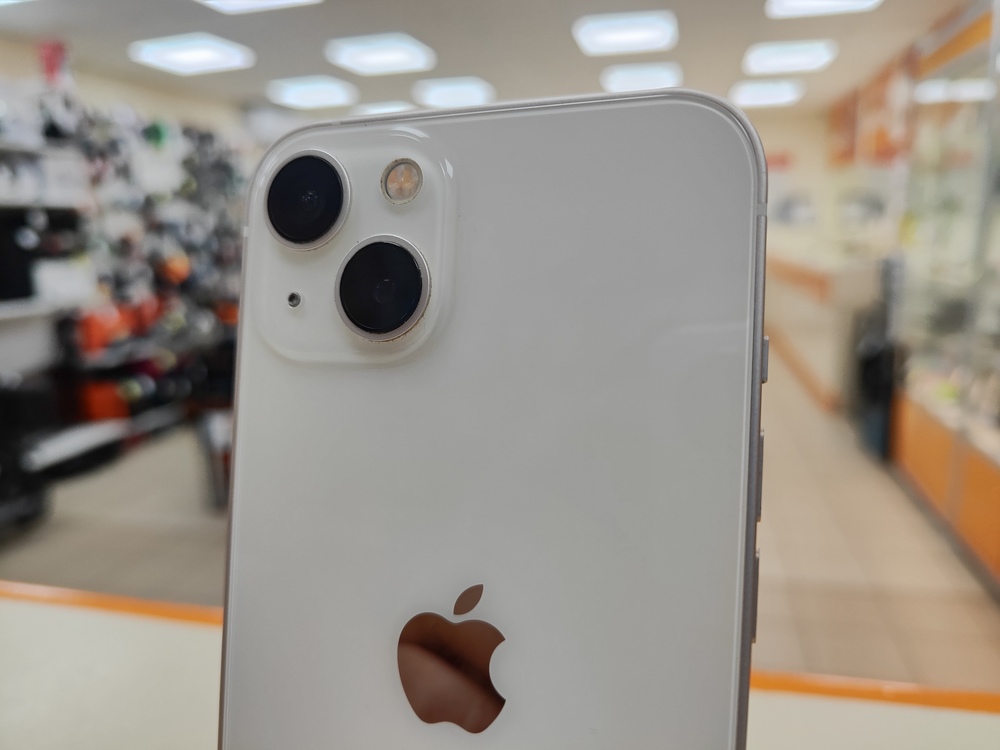 Смартфон Apple iPhone 13 128Gb