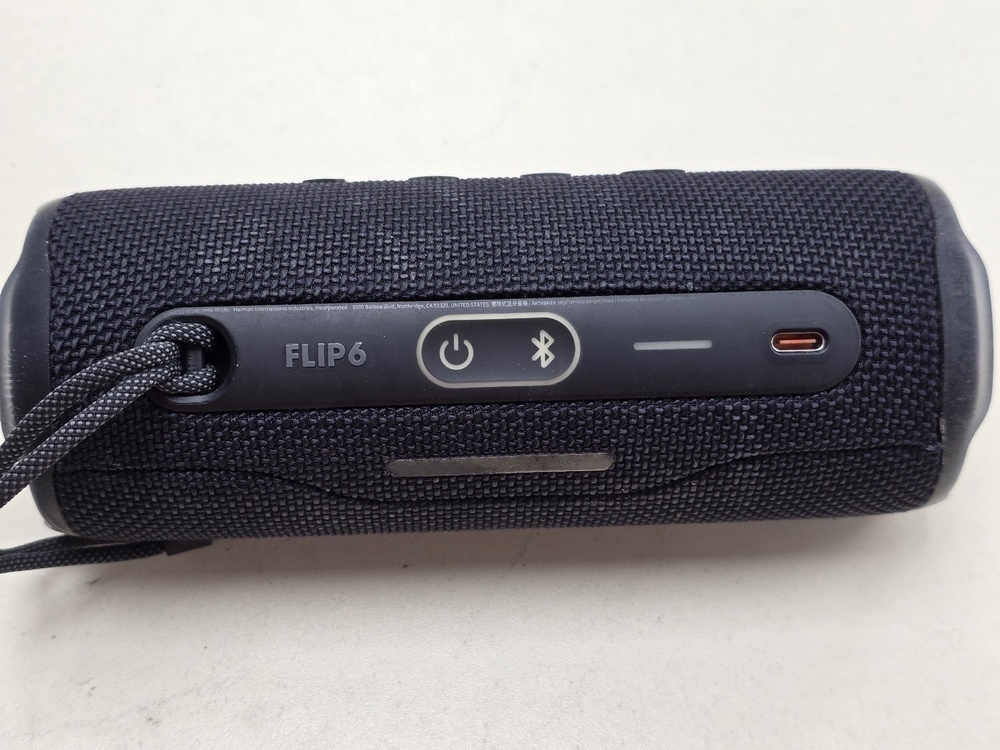 Портативная акустика JBL Flip 6;