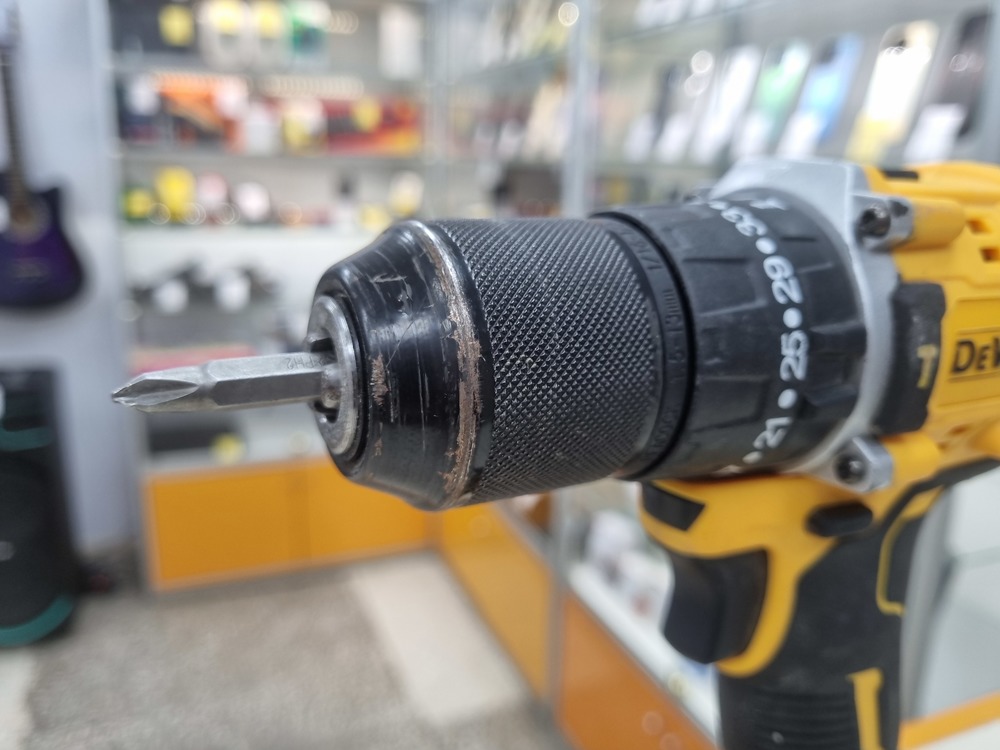 Шуруповерт Dewalt 18-25 n.m