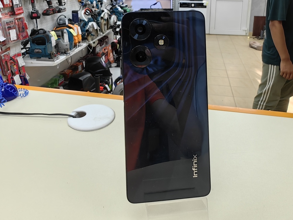 Смартфон Infinix Hot 30 4/128