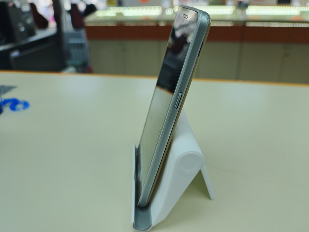 Смартфон Samsung Galaxy Grand Prime
