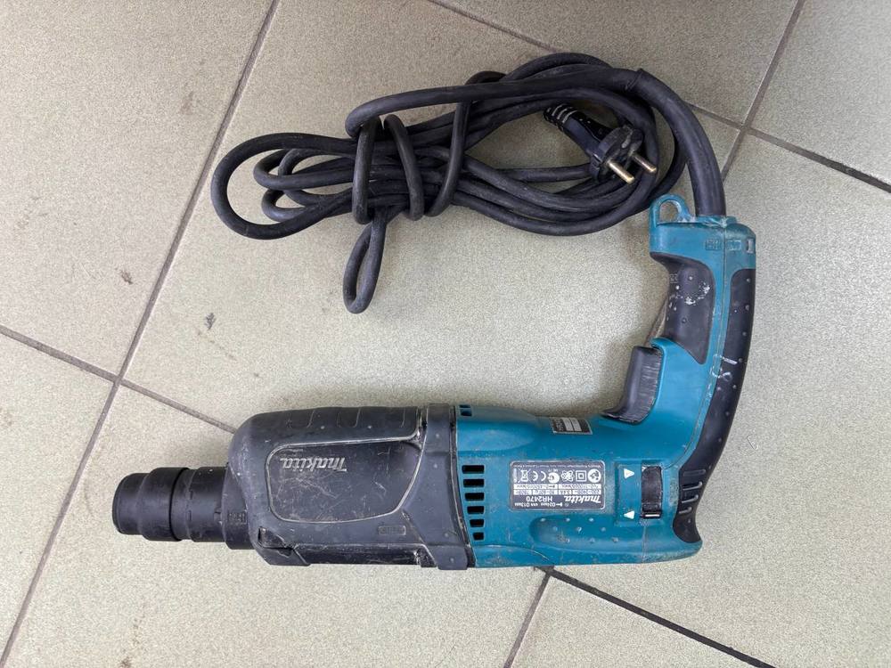 Перфоратор Makita HR2470