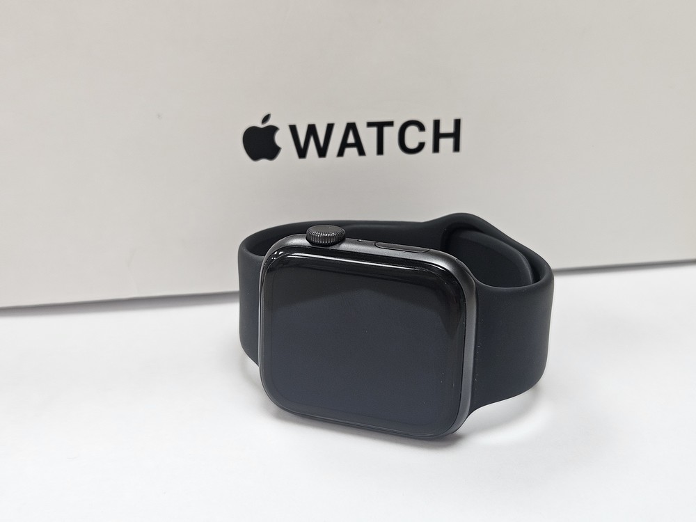 Смарт-часы Apple Watch SE 2020 44mm