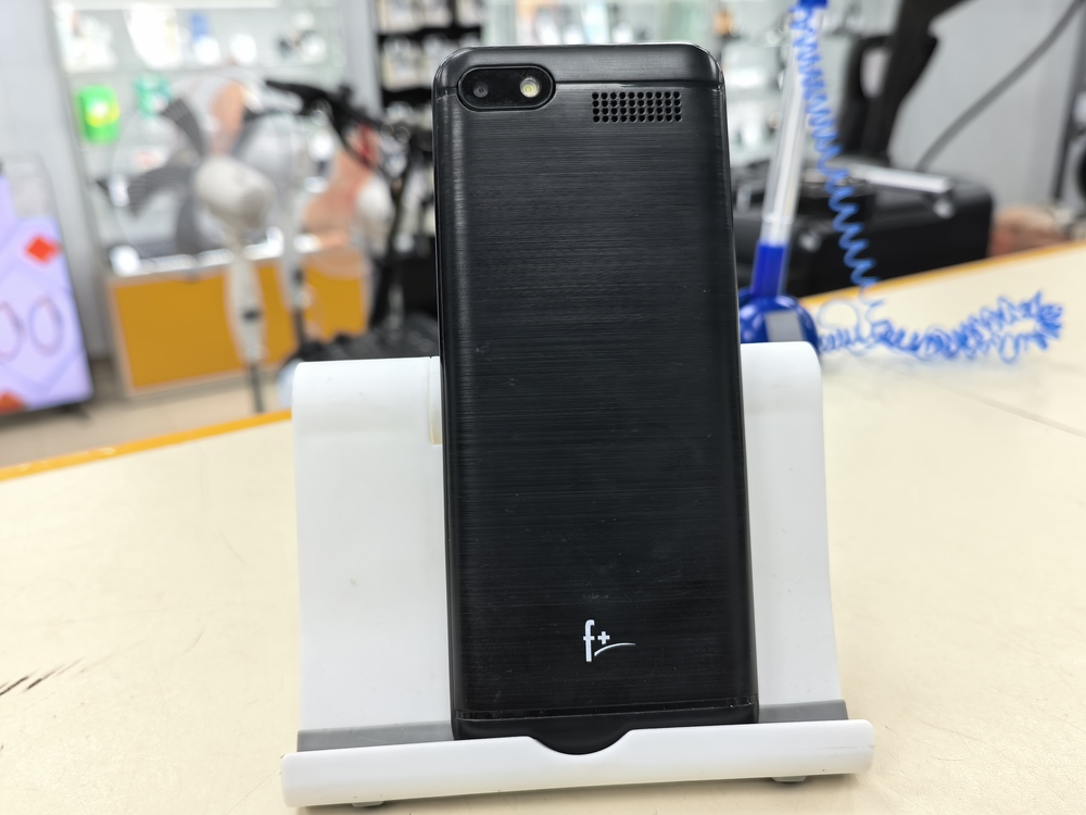 Мобильный телефон F+ S240