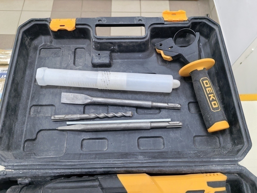 Перфоратор Deko DKH850W