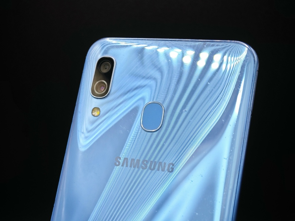 Смартфон Samsung Galaxy A30 3/32