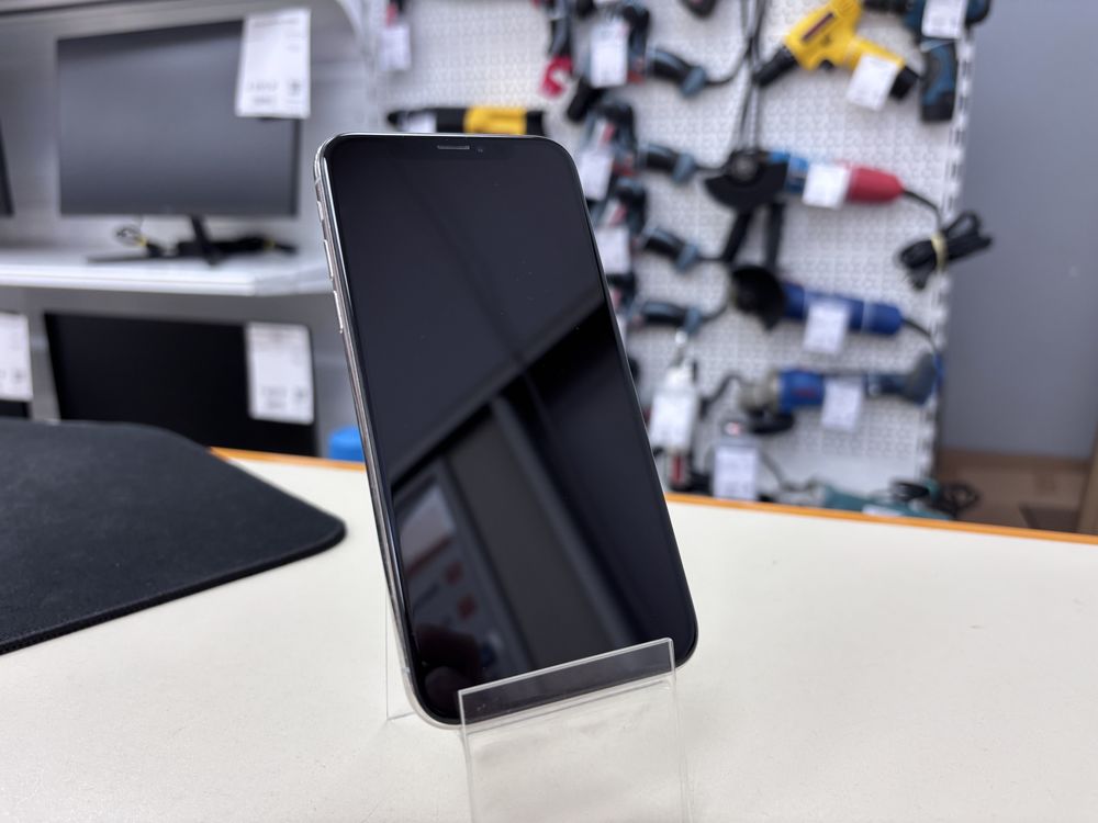 Смартфон Apple iPhone X 64Gb