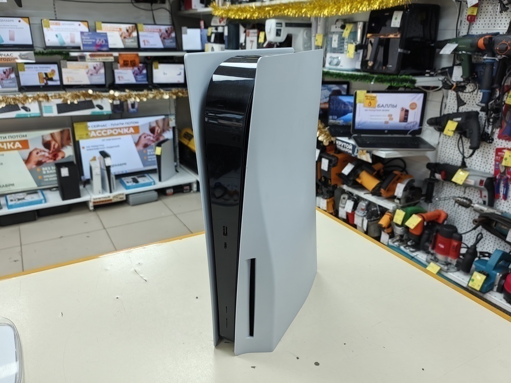 Игровая приставка PlayStation 5 825Gb (С дисководом)