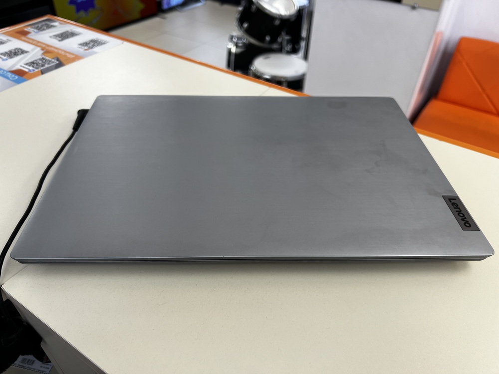 Ноутбук Lenovo; Pentium Gold 7505, Intel UHD Graphics, 4 Гб, 256 Гб, Нет