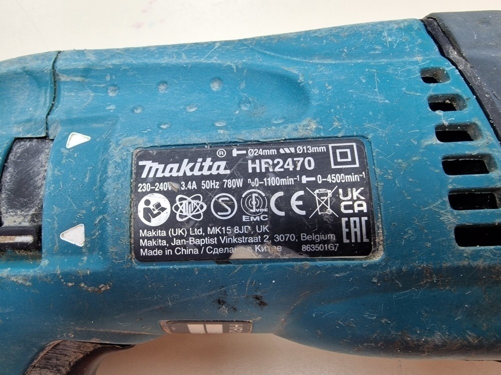 Перфоратор Makita HR2470