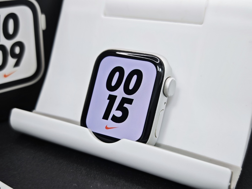Смарт-часы Apple Watch SE 2020 40mm