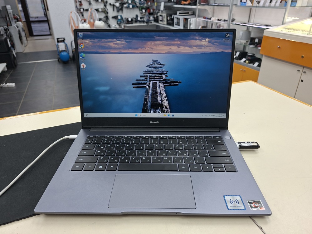 Ноутбук Huawei *; Ryzen 5 5500U, HD Graphics, 16 Гб, 512 GB, Нет
