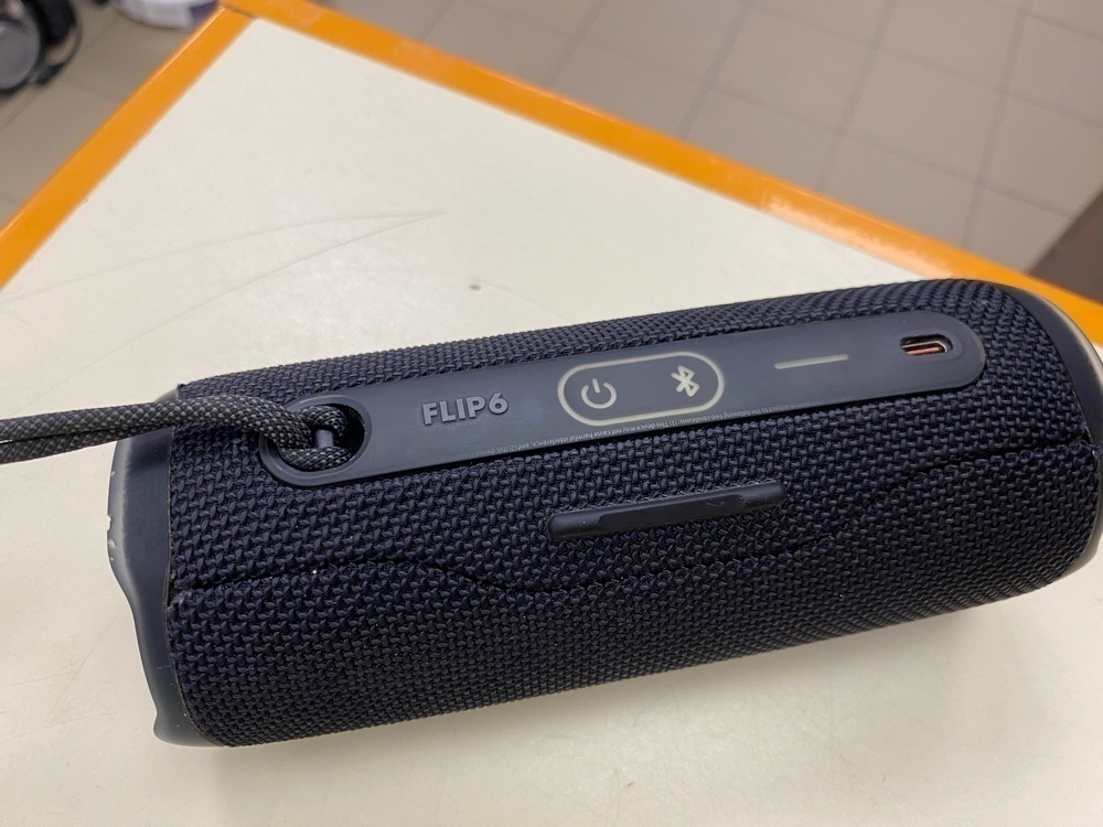 Портативная акустика JBL Flip 6;