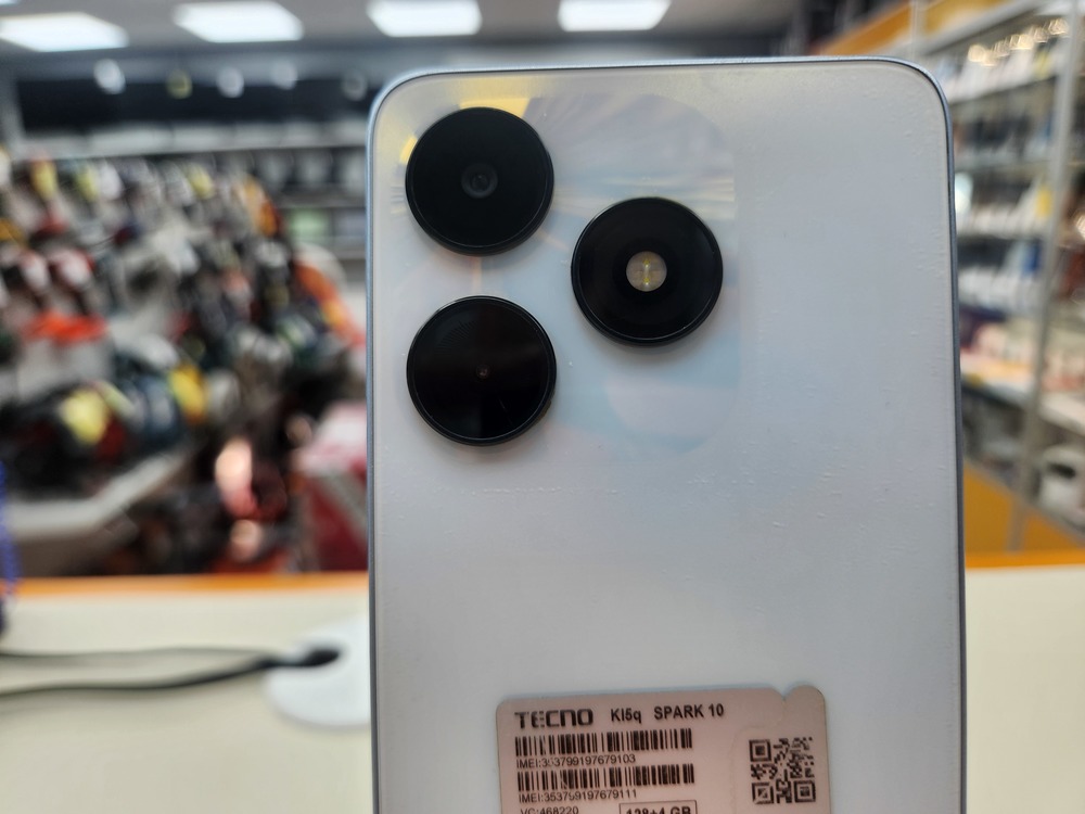 Смартфон Tecno Spark 10 4/128