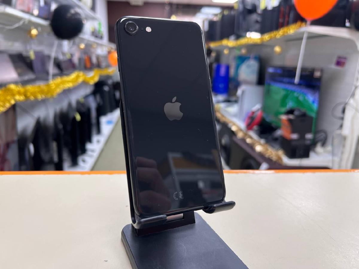 Смартфон Apple iPhone SE 2020 64Gb