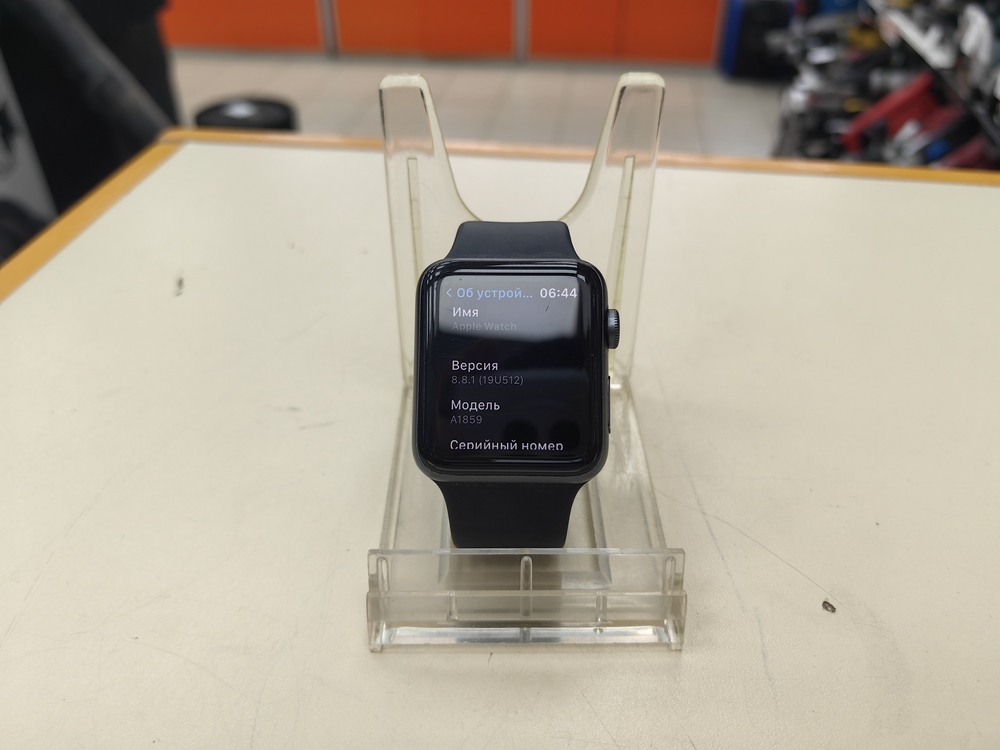 Смарт-часы Apple Watch Series 3 42 мм