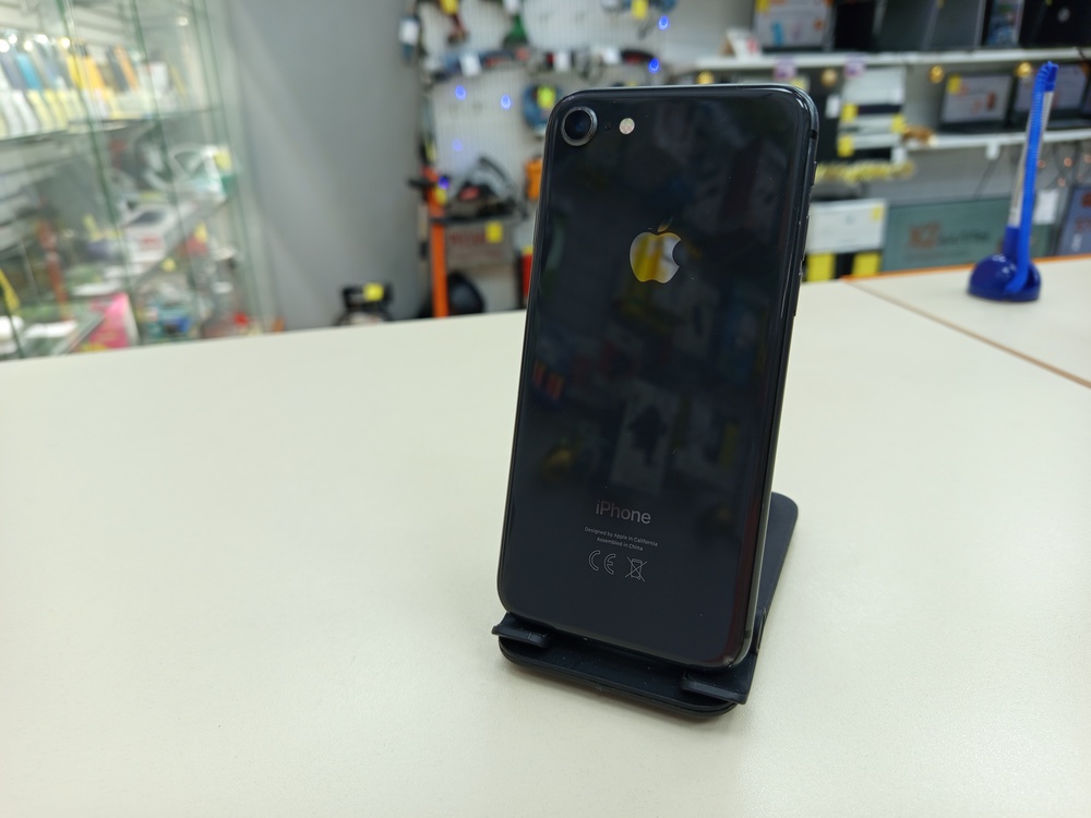 Смартфон Apple iPhone 8 64Gb