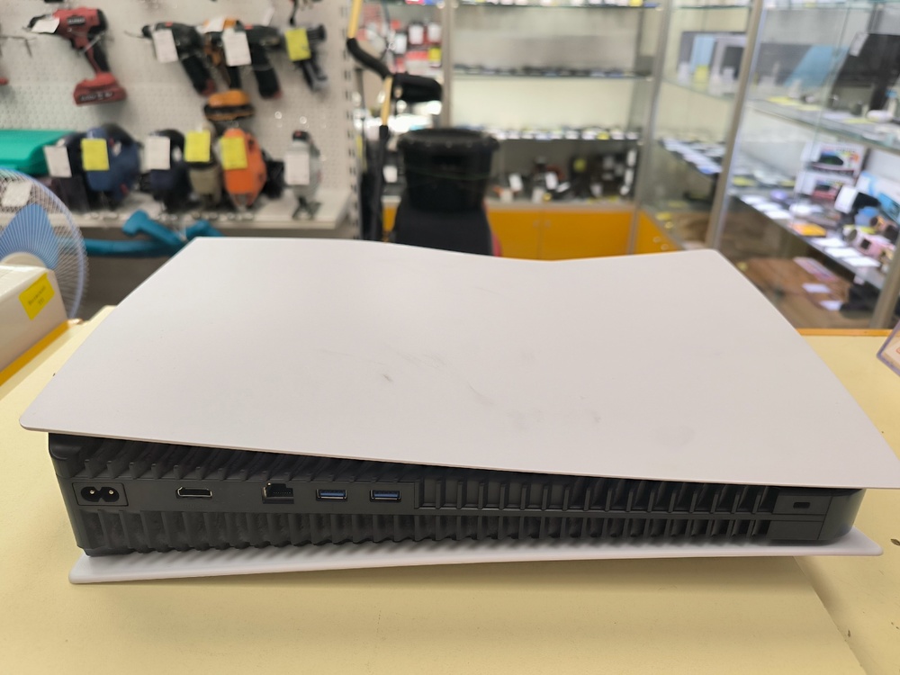 Игровая приставка PlayStation 5 825Gb (С дисководом)