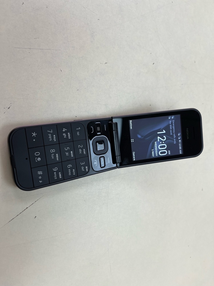 Мобильный телефон Nokia 2720 Flip