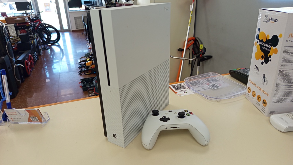 Игровая приставка Xbox One S 500Gb Игровая приставка Xbox One S 500Gb