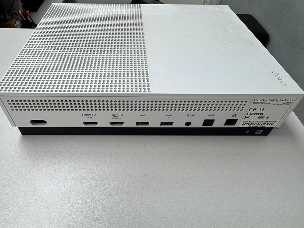 Игровая приставка Xbox One S Digital Edition 1TB