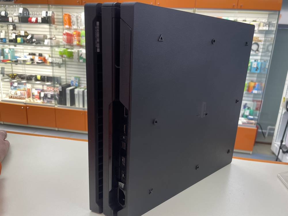 Игровая приставка PlayStation 4 Pro 1Tb