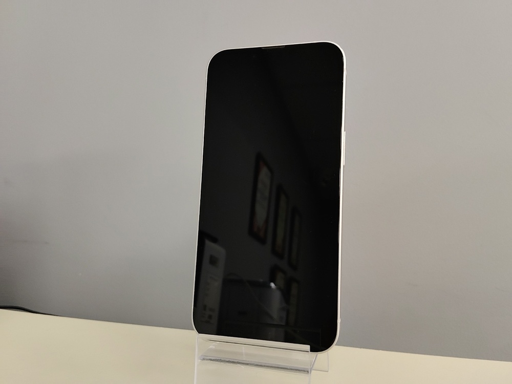 Смартфон Apple iPhone 13 256Gb