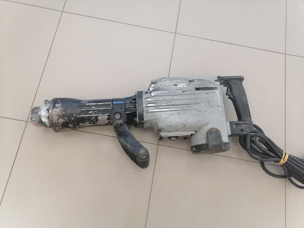 Отбойный молоток Интерскол М-25/1500