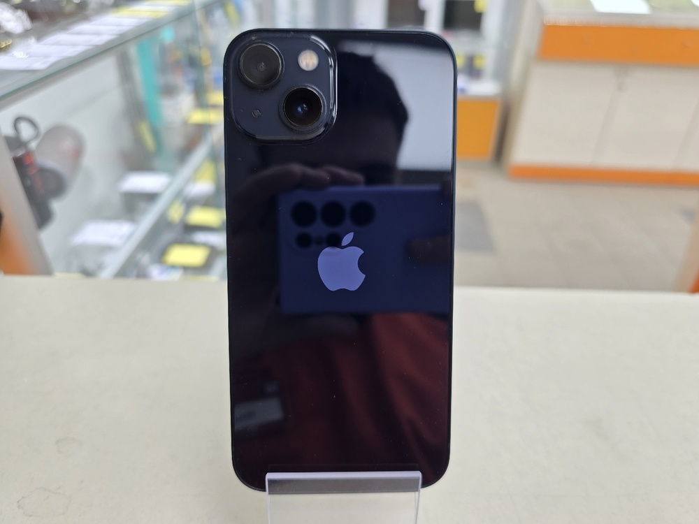 Смартфон Apple iPhone 13 128Gb