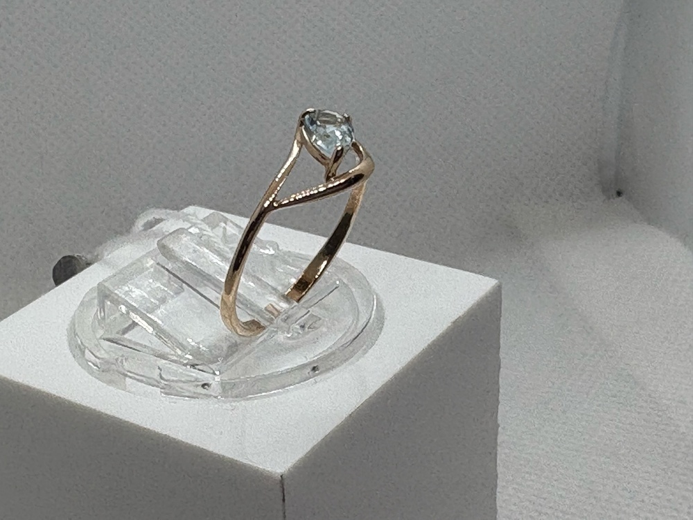 КОЛКМ585 КОЛЬЦО С КАМНЕМ (Au 585)