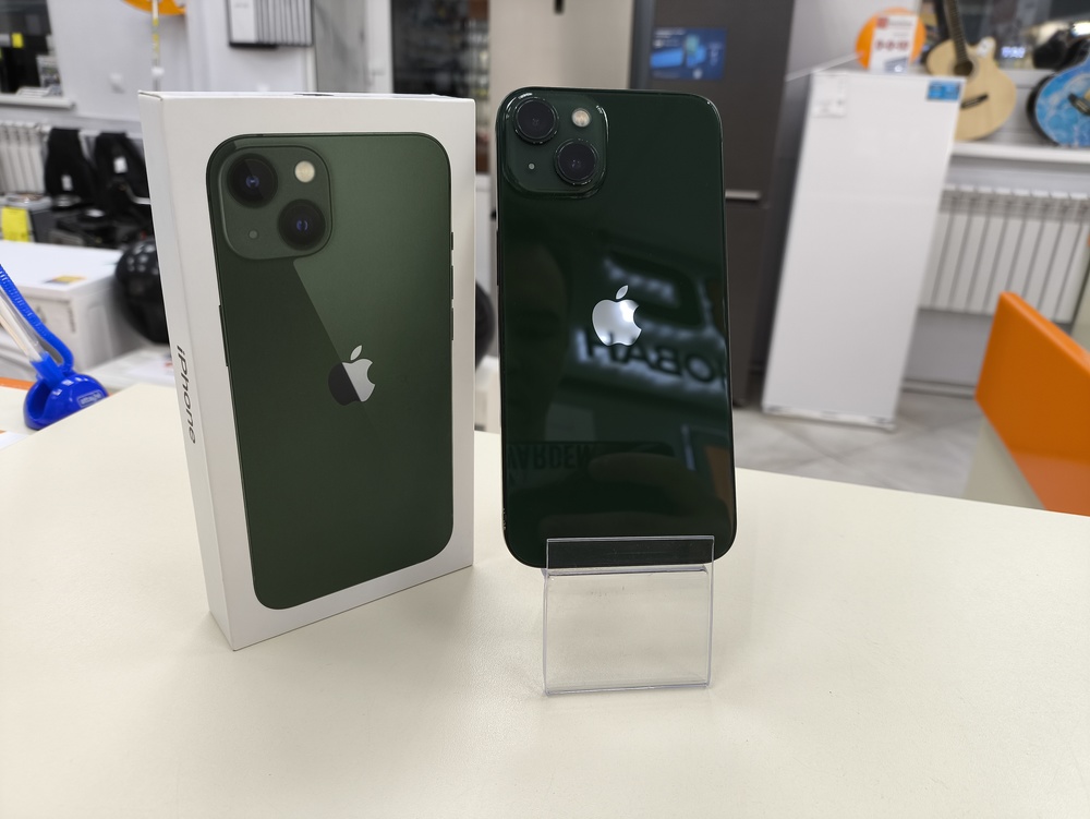 Смартфон Apple iPhone 13 128Gb