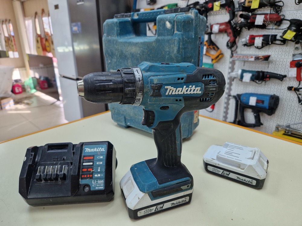 Шуруповерт Makita DF488D