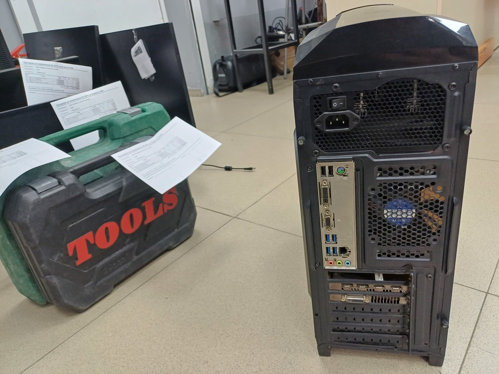 Системный блок Aero Cool; Ryzen 3 2200G, GeForce GTX 1070, 16 Гб, 128 Гб, 1 Tb