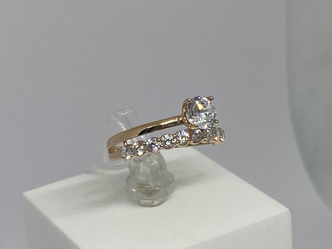 КОЛКМИ585 КОЛЬЦО С КАМНЯМИ (Au 585)