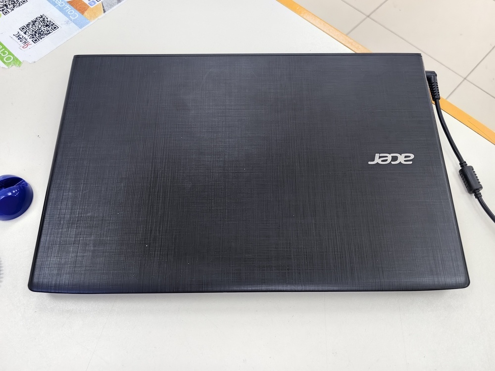 Ноутбук Acer; Core i5-6200U, GeForce 940MX, 8 Гб, 512 GB, 500 Гб