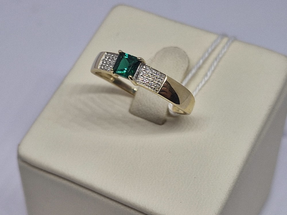 КОЛКМИ585 КОЛЬЦО С КАМНЯМИ (Au 585)