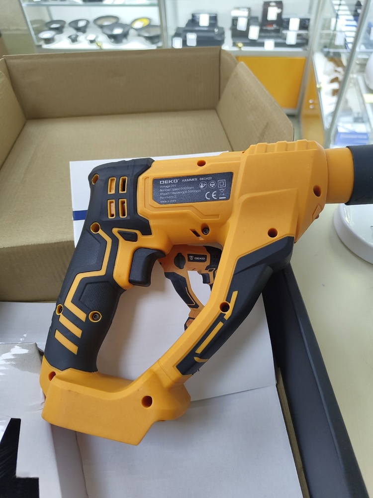 Перфоратор Deko DKCH20
