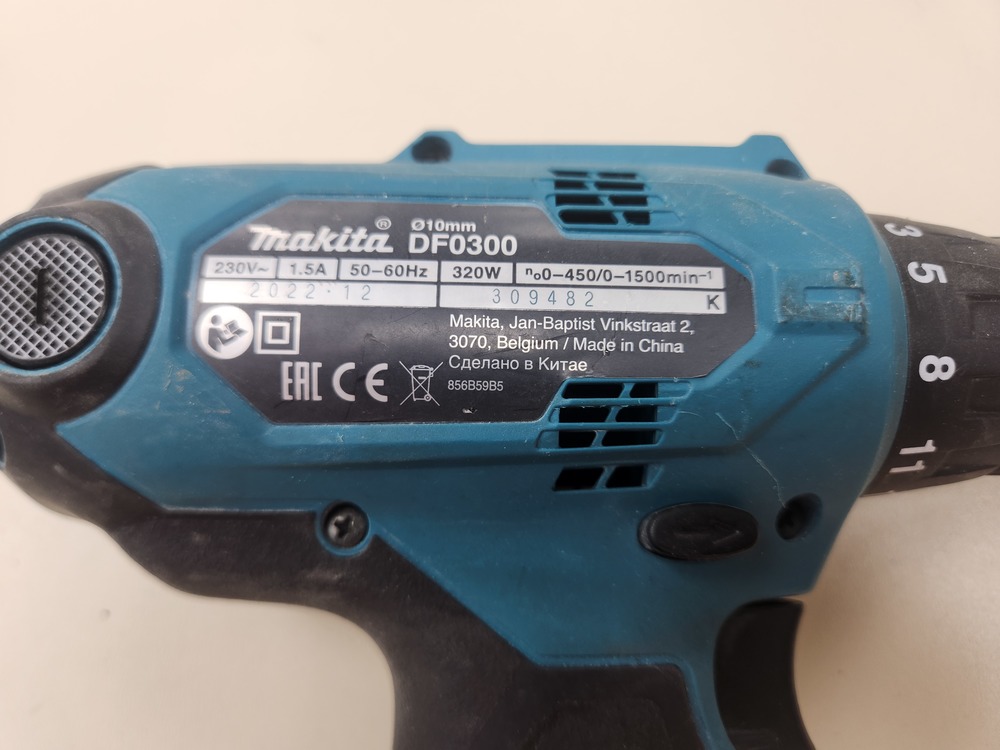Шуруповерт Makita DF0300
