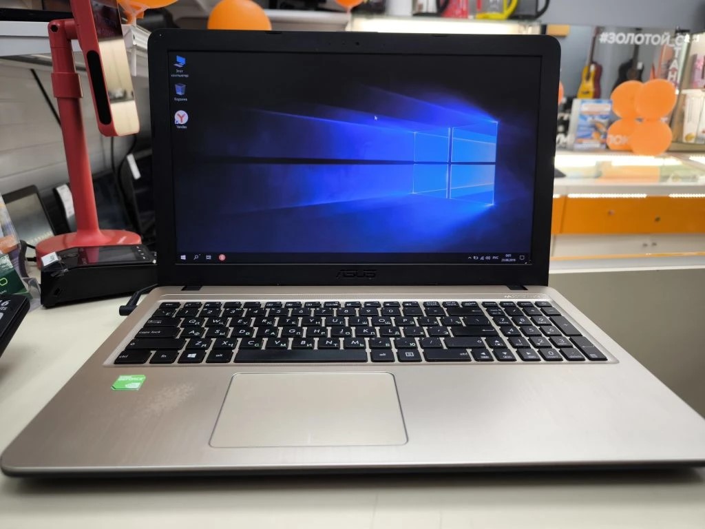 Ноутбук ASUS Asus K540U; Pentium 4417U, GeForce MX110, 4 Гб, 240 Гб, Нет